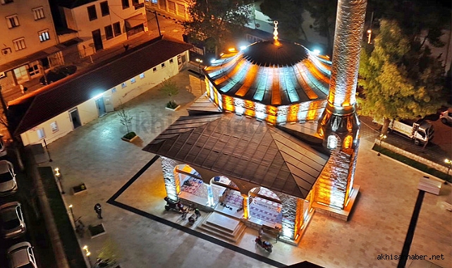 Yeni Gülruh Camii'nin ışıklandırması büyük beğeni topladı