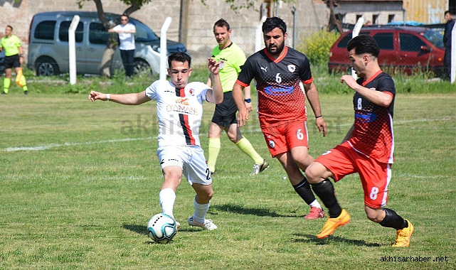 Akhisar 1922 son dakikada 2 puandan oldu!