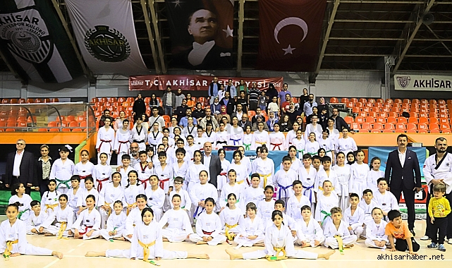 Akhisar Belediye Taekwondo 2023 yılı 2.dönem kuşak sınavı yapıldı
