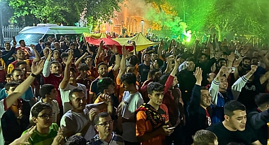Akhisar'da Galatasaray taraftarı 23.şampiyonluğu kutladı