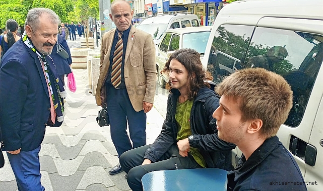 Akhisar'da Genç Parti rüzgârı esti