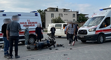 Akhisar’da otomobil ile motosiklet çarpıştı 2 kişi yaralandı