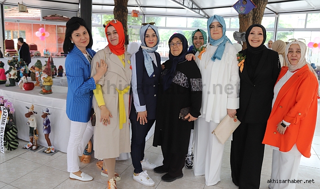 Akhisar'da Retro Hobi sergisi açıldı