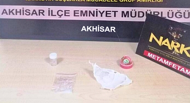 Akhisar'da Uyuşturucu Operasyonu: Metamfetamin ve Ectasy Ele Geçirildi, Bir Şahıs Tutuklandı