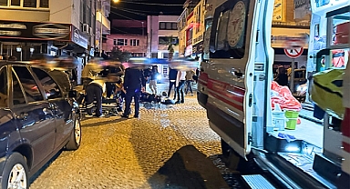 Akhisar merkez çarşıda motosiklet ile kamyonet çarpıştı 1 yaralı