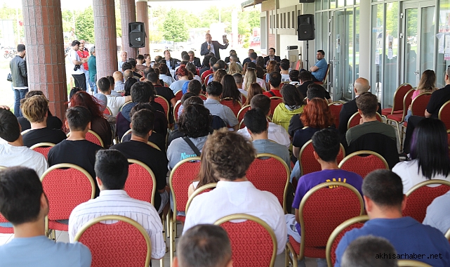 Akhisar Millet ittifakı gençlerle buluştu