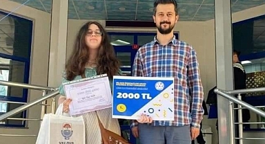 Akhisarlı Öğrenci Eylül Bilge İşler Türkiye birincisi oldu