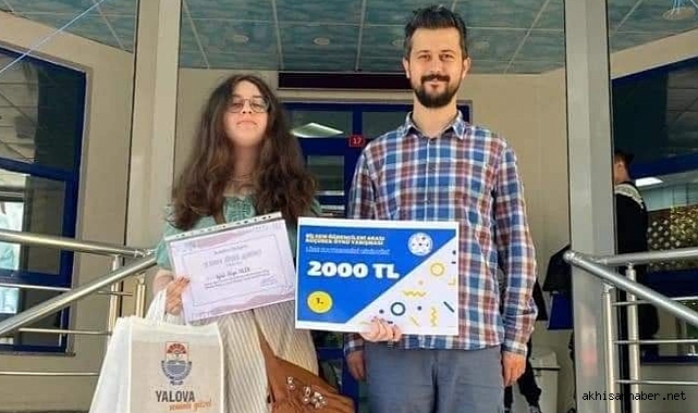 Akhisarlı Öğrenci Eylül Bilge İşler Türkiye birincisi oldu
