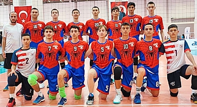 Akhisarlı voleybolculardan tarihi başarı