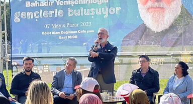 Bahadır Yenişehirlioğlu Akhisar'da gençlerle buluştu