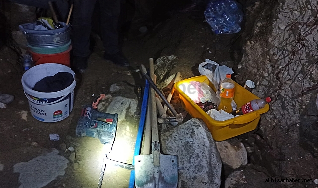 Defineciler suçüstü yakalandı