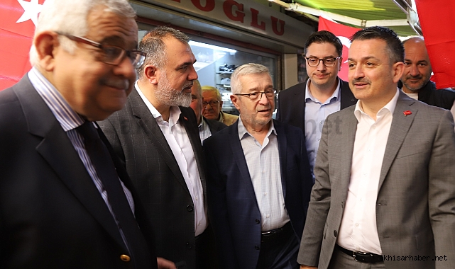 Eski Tarım ve Orman Bakanı Pakdemirli Akhisar'da destek istedi