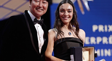 Merve Dizdar, Cannes Film Festivali'nde En İyi Kadın Oyuncu Ödülü'nü Kazandı