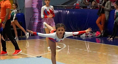 Okullar sporları artistik cimnastik il birinciliğinde Akhisar farkı