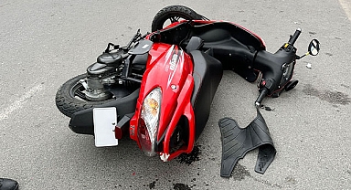 Sanayi yolunda motosiklet ile şarjlı bisiklet kazası 1 yaralı