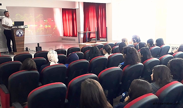 Şeyh İsa Anadolu Lisesinde En Güvenilir Sığınağımız: Aile seminerleri verildi
