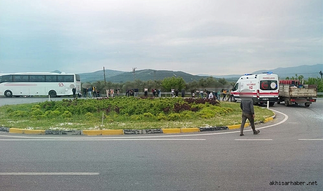 Soma yolcularını taşıyan otobüs kaza yaptı