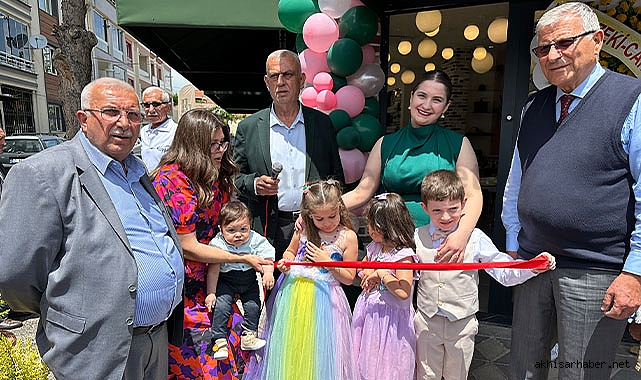 Tarih kokan Euppia cafe açıldı