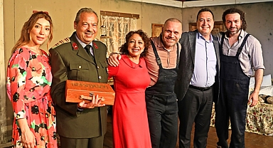 Yasemin Yalçın Tiyatrosu Akhisarlılarla buluştu