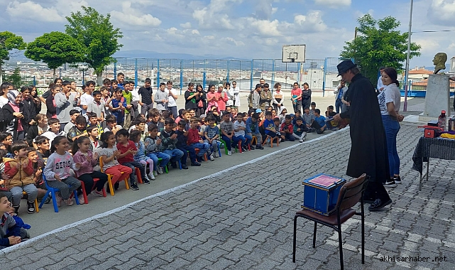 Yavuz Selim Ortaokulu'nda illüzyon gösterisi