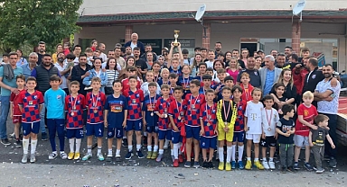 Yıldırımspor U12 takımı namağlup şampiyon oldu