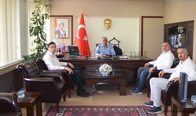 AK Parti'den Kaymakam ve İlçe Milli Eğitime ziyaret