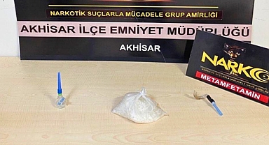 Akhisar’da durdurulan araçta uyuşturucu ele geçirildi