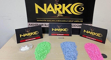 Akhisar'da Uyuşturucu Operasyonu: Ecstasy, Kokain ve Esrar Ele Geçirildi
