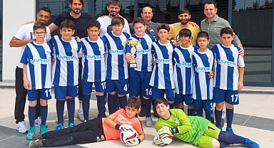 Akhisar FK'dan şampiyon futbol takımına ziyaret