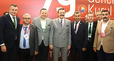 Akhisar'ın iş dünyası TOBB genel kuruluna katıldı