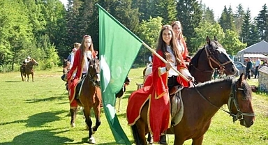 Akhisar'ın kardeş şehrinde Ayvaz Dede Şenlikleri 513. Kez Düzenleniyor