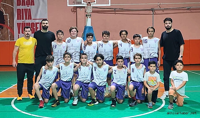Akhisargücü U12 Erkek basketbol takımı gurubunda namağlup şampiyon oldu