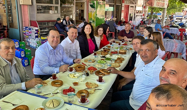 Başkan Besim Dutlulu, Tahtakale esnafı ile kahvaltıda buluştu
