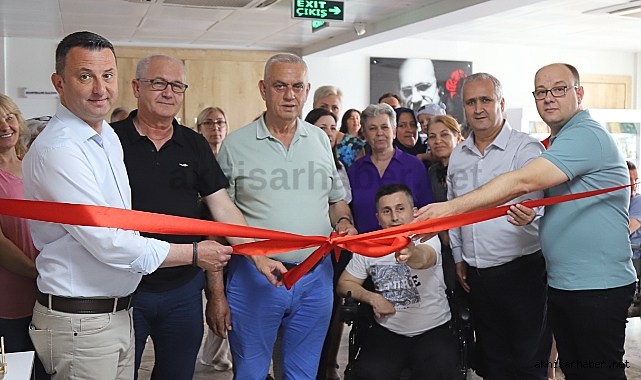 Işığın yankısı sergisi açıldı