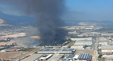 Manisa OSB’de yanan geri dönüşüm tesisinde son durum