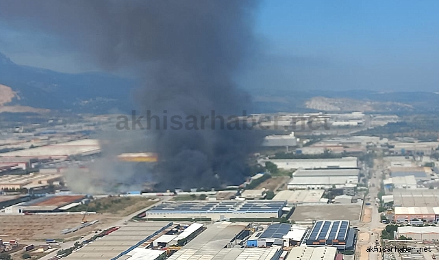 Manisa OSB’de yanan geri dönüşüm tesisinde son durum