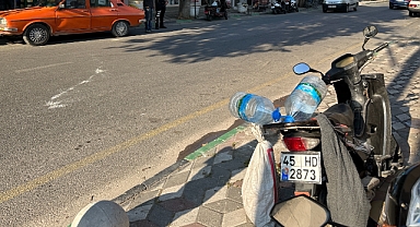 Motosikletli, otomobil sürücüsünün açtığı kapıya çarptı 1 yaralı