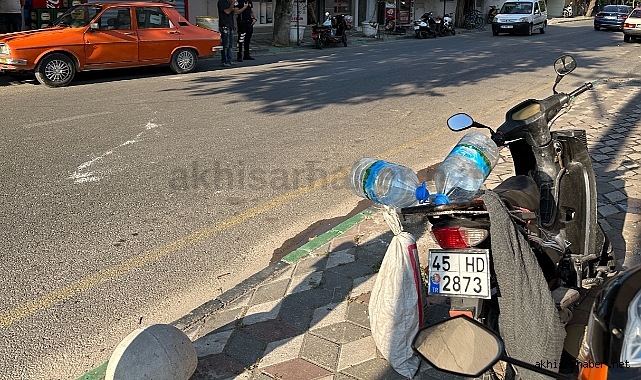 Motosikletli, otomobil sürücüsünün açtığı kapıya çarptı 1 yaralı