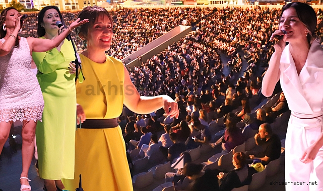 Sezen Aksu Şarkıları konseri Akhisarlıları mest etti