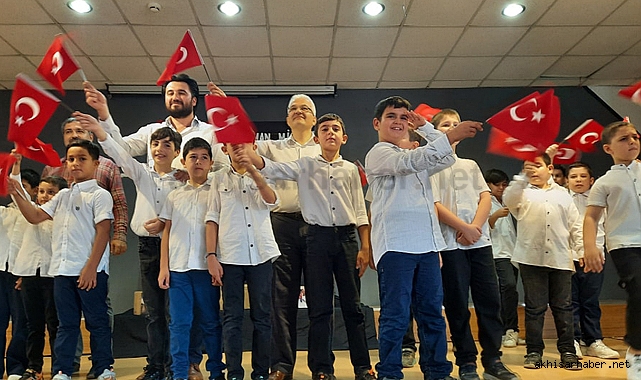 4-6 yaş Kur'an kursu öğrencilerinden 15 Temmuz programı