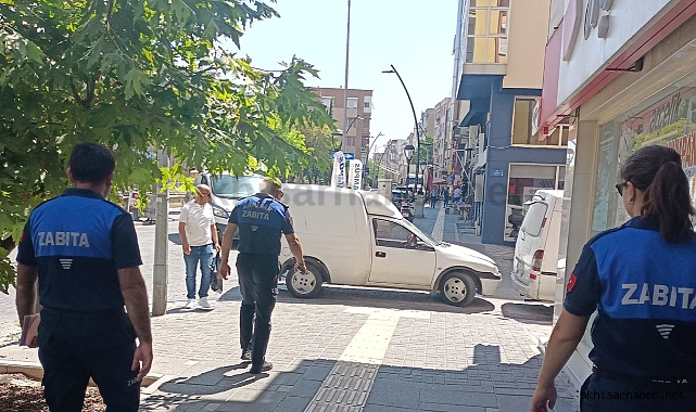 Akhisar Belediyesi kaldırım işgallerine mücadelesine devam ediyor