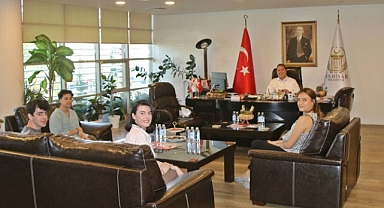 Akhisar Belediyesi'nin desteklediği gençler hayallerine kavuştu