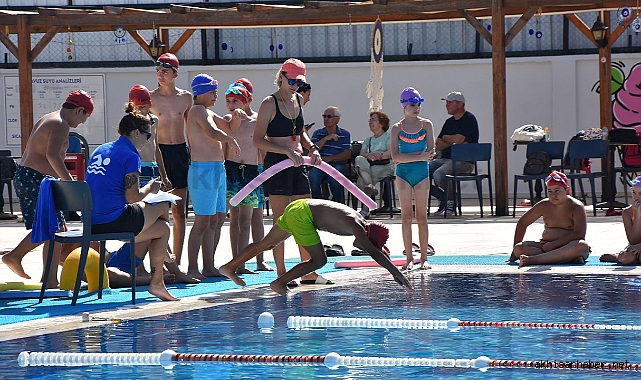 Akhisar Belediyesi'nin Yüzme Kurslarına Yoğun İlgi