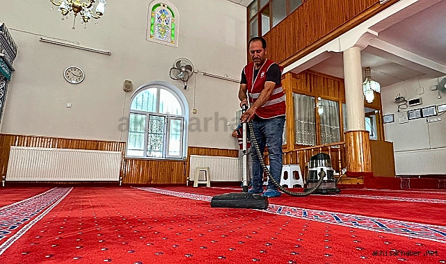 Akhisar Belediyesinden ibadethanelere temizlik çalışması