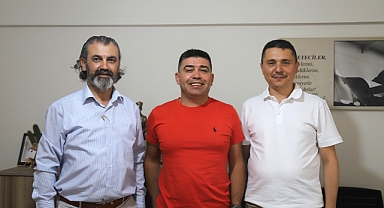 Akhisar Eğitim-Bir Sen ve İHH basın bayramını kutladı