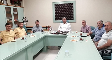Akhisar Kaymakamı Murat Kütük, Akhisar Esnaf Kefalet Kooperatifini ziyaret etti
