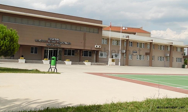 Akhisar Macide-Ramiz Taşkınlar Fen Lisesinde Büyük Başarı