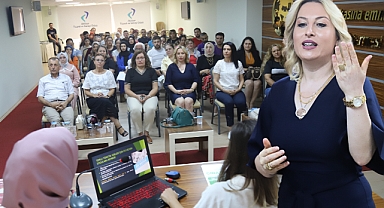 Akhisarlı işletmecilere aşırı tuz ve şeker kullanımını azaltan bilgiler verildi