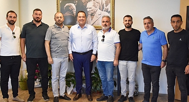 Akhisarlı müteahhitlerden Başkan Besim Dutlulu'ya ziyaret