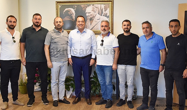 Akhisarlı müteahhitlerden Başkan Besim Dutlulu'ya ziyaret